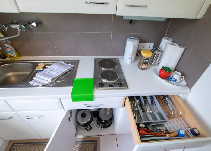 Big 1 - 15 Min Messe Dus Lejlighed *